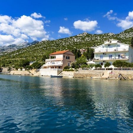 Apartments Domagoj - On The Beach Lukovo Sugarje Bagian luar foto