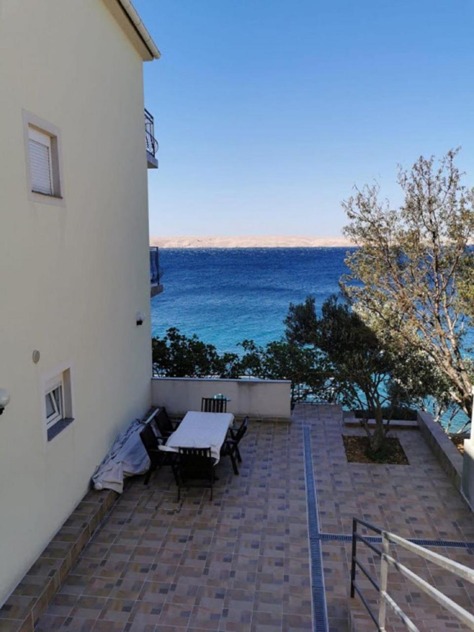 Apartments Domagoj - On The Beach Lukovo Sugarje Bagian luar foto